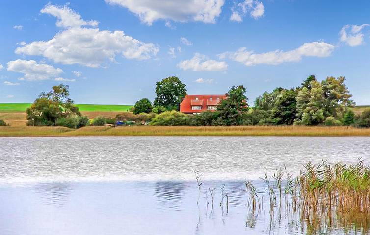 Ganze Ferienwohnung, Gemütliches Strandappartement mit Garten, Parkplatz und Kabel-TV in Hohen Wangelin, Naturpark Nossentiner/Schwinzer Heide