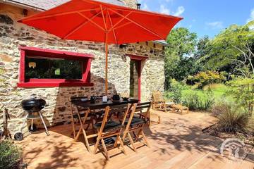 Gîte pour 2 personnes, avec jardin à Saint-Clet