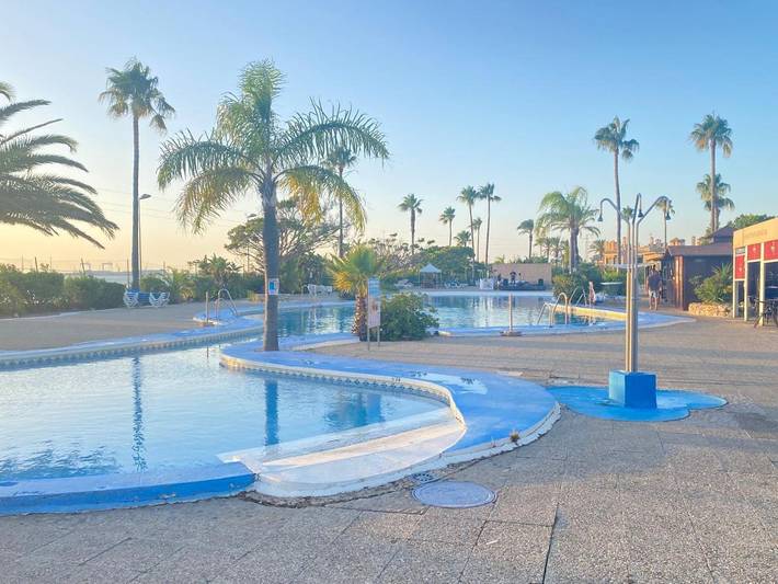 Apartamento de vacaciones para 8 personas, con piscina además de jardín y vistas en Provincia de Cádiz