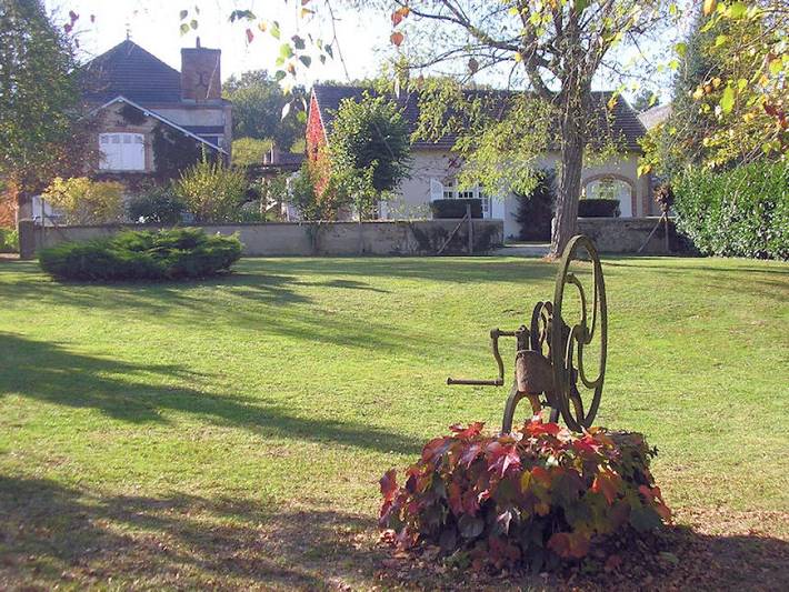Location de vacances pour 20 personnes, avec jardin dans le Cher - 2