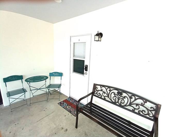 Vacation rental for 4 people, with yard in North Naples