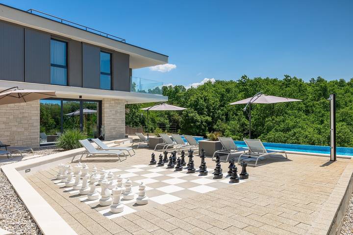 Ferienhaus für 14 Personen, mit Kinderpool und Pool
