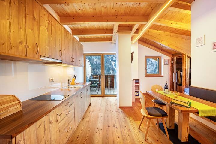 Entire apartment, Apartment 'Kreuzplonhof Apt Karspitz' with Mountain View and private infrared cabin in Lüsen, Dolomiti Superski