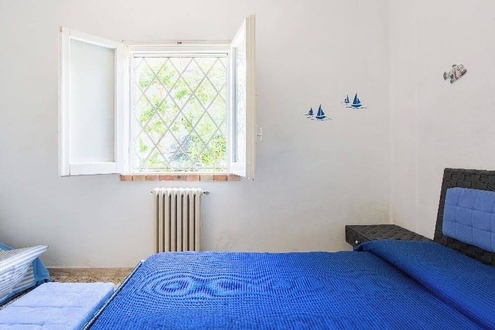Spacious and equipped villa for a vacation in the beautiful sea of Salento in Campomarino di Maruggio, Campomarino (Apulia)