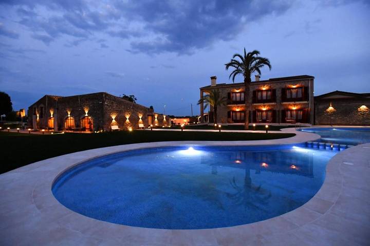 Hôtel pour 4 personnes, avec piscine et jardin ainsi que vue et bassin pour enfant, animaux acceptés à Torroella de Fluvià - 4