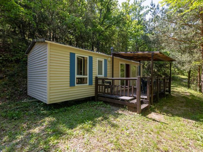 Location de vacances pour 6 personnes, avec terrasse et piscine, animaux acceptés à Fenouillet