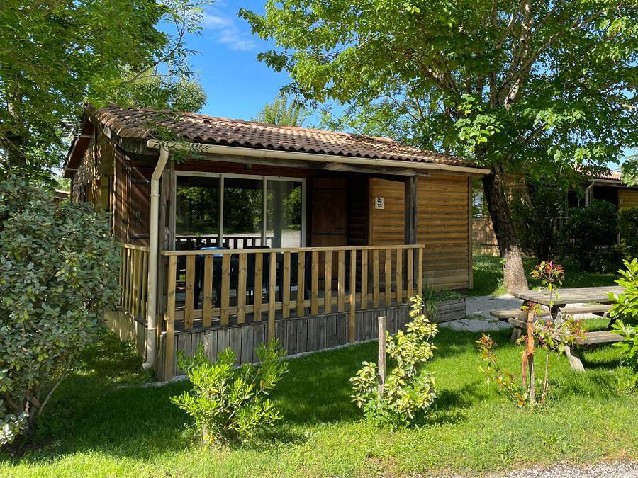 Flower Camping Saint-Martin - Mobilheim 6 personen - Premium Holzchalet 31m² - 2 Zimmer - Überdachte Terrasse - Tv - Lv - Klimaanlage in Sorèze, Lauragais