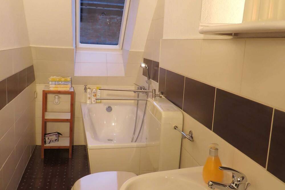 Ganze Wohnung, Ferienwohnung 1 - Ferienwohnungen Seewald in Teterow, Mecklenburgische Seenplatte
