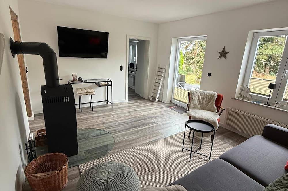 Modernes Ferienhaus in ländlicher Lage in Bankendorf mit Terrasse, Gartenblick & in Gremersdorf, Hohwachter Bucht