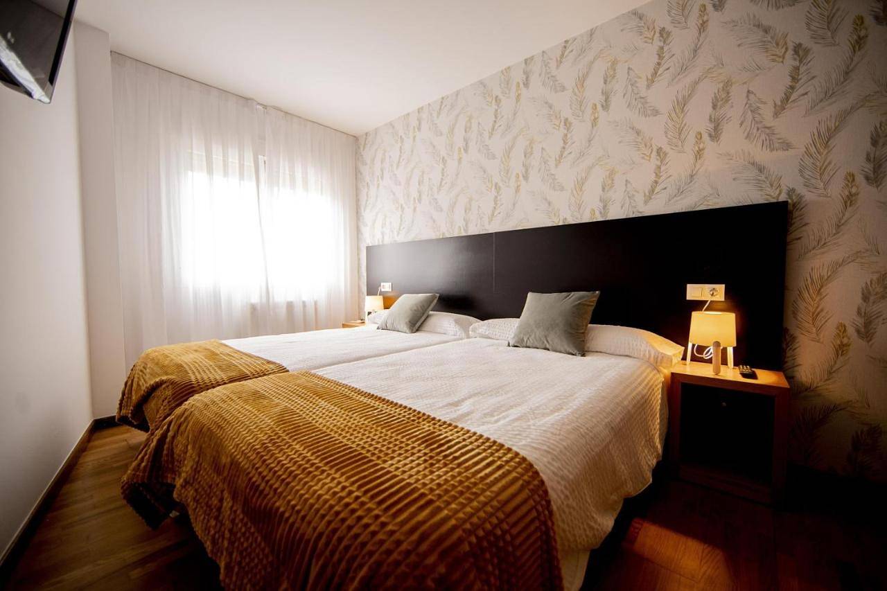 Twin Room with Shared Bathroom in O Pedrouzo, O Pino