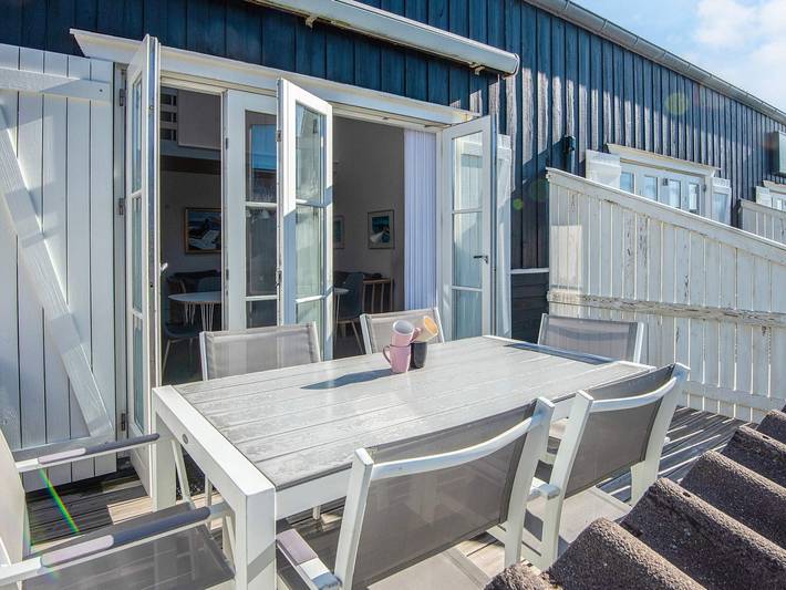 Ferienhaus für 6 Personen, mit Terrasse und Pool sowie Sauna in Agger