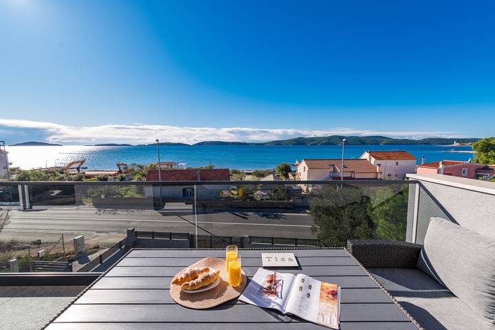 Apartament wakacyjny dla 8 osób, z balkon w Szybenik