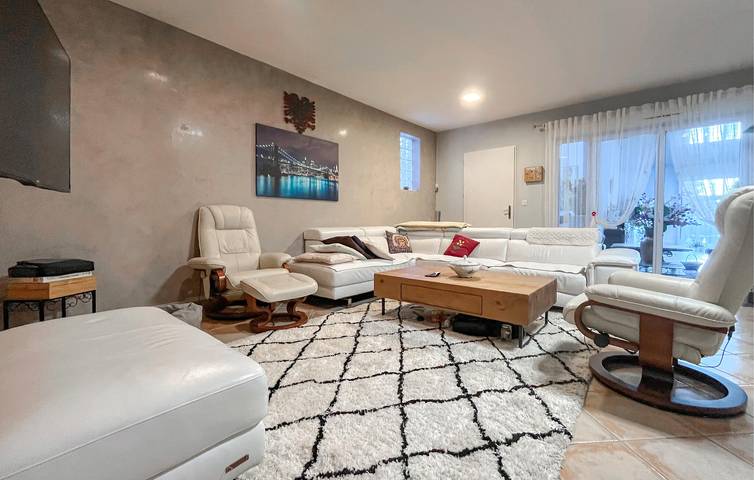 Location de vacances pour 10 personnes, avec jardin ainsi que terrasse et piscine à Cabannes - 3