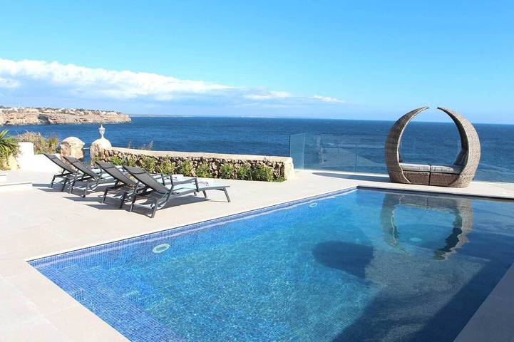 Villa pour 4 personnes, avec piscine ainsi que balcon et jardin - 1