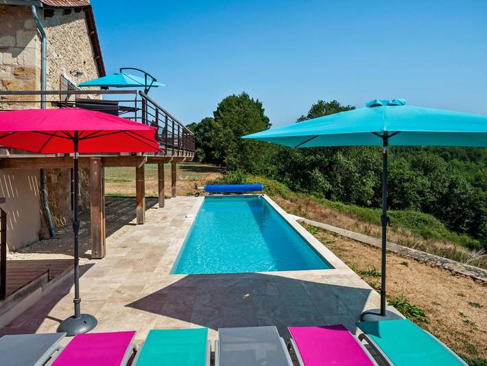 Villa voor 6 personen, with terras and tuin as well as whirlpool in de Dordogne