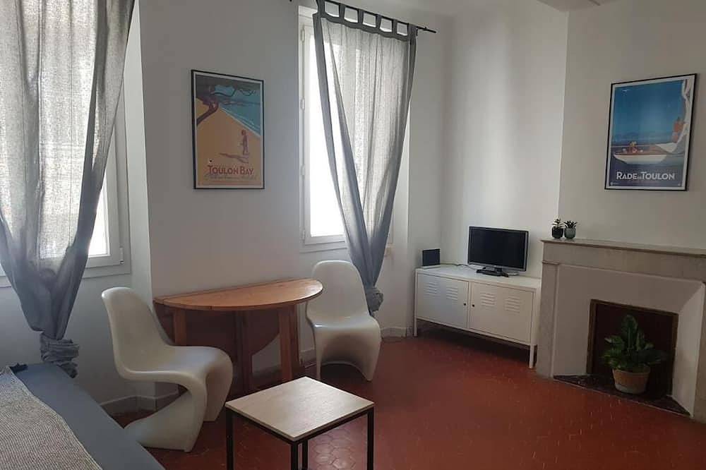 Ganze Wohnung, Apartment 57 m2 200 meters from the Port of Toulon in Toulon, Toulon Region