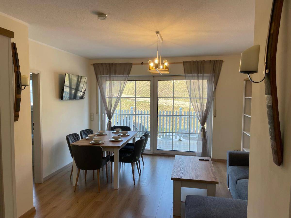 Ganze Wohnung, Apartment with Terrace in Assmanshausen, Rüdesheim am Rhein