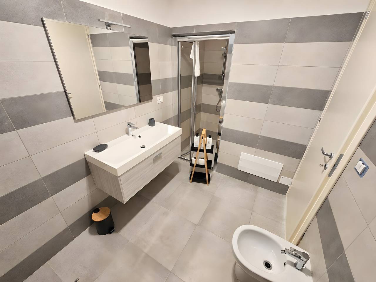 Appartement entier, Appartement 'L'Aurora B&B - Suite Tramonto' avec terrasse partagée, Wi-Fi et climatisation in Ugento, Golfe de Tarente