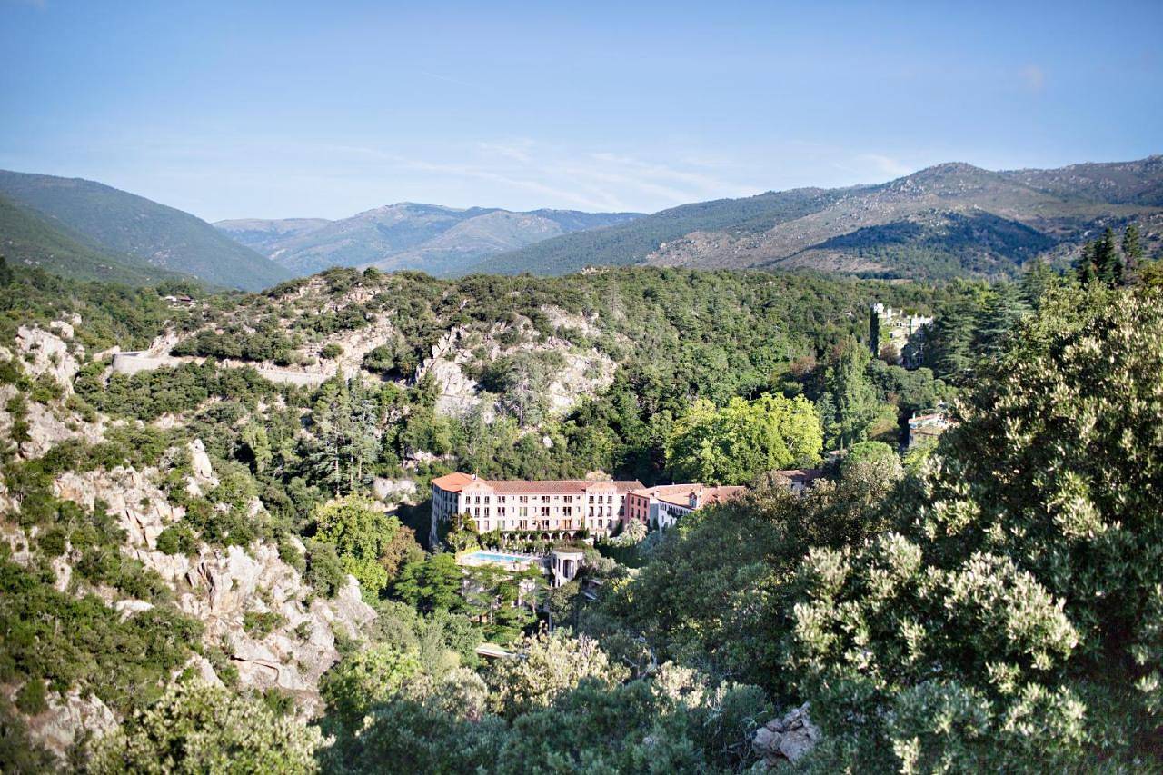 Les Pyrénées - le Grand Hôtel & le Château in Molitg-les-Bains, Parc naturel régional des Pyrénées catalanes