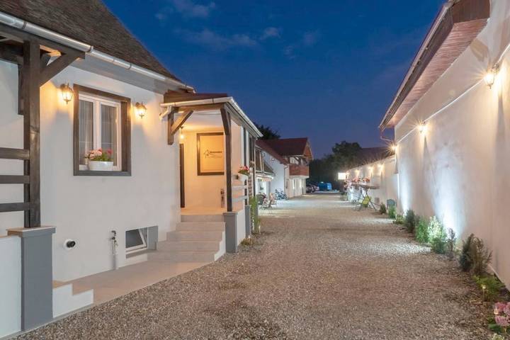 Maison d’hôte pour 2 personnes, avec jardin et piscine ainsi que vue et sauna à Sibiu - 2
