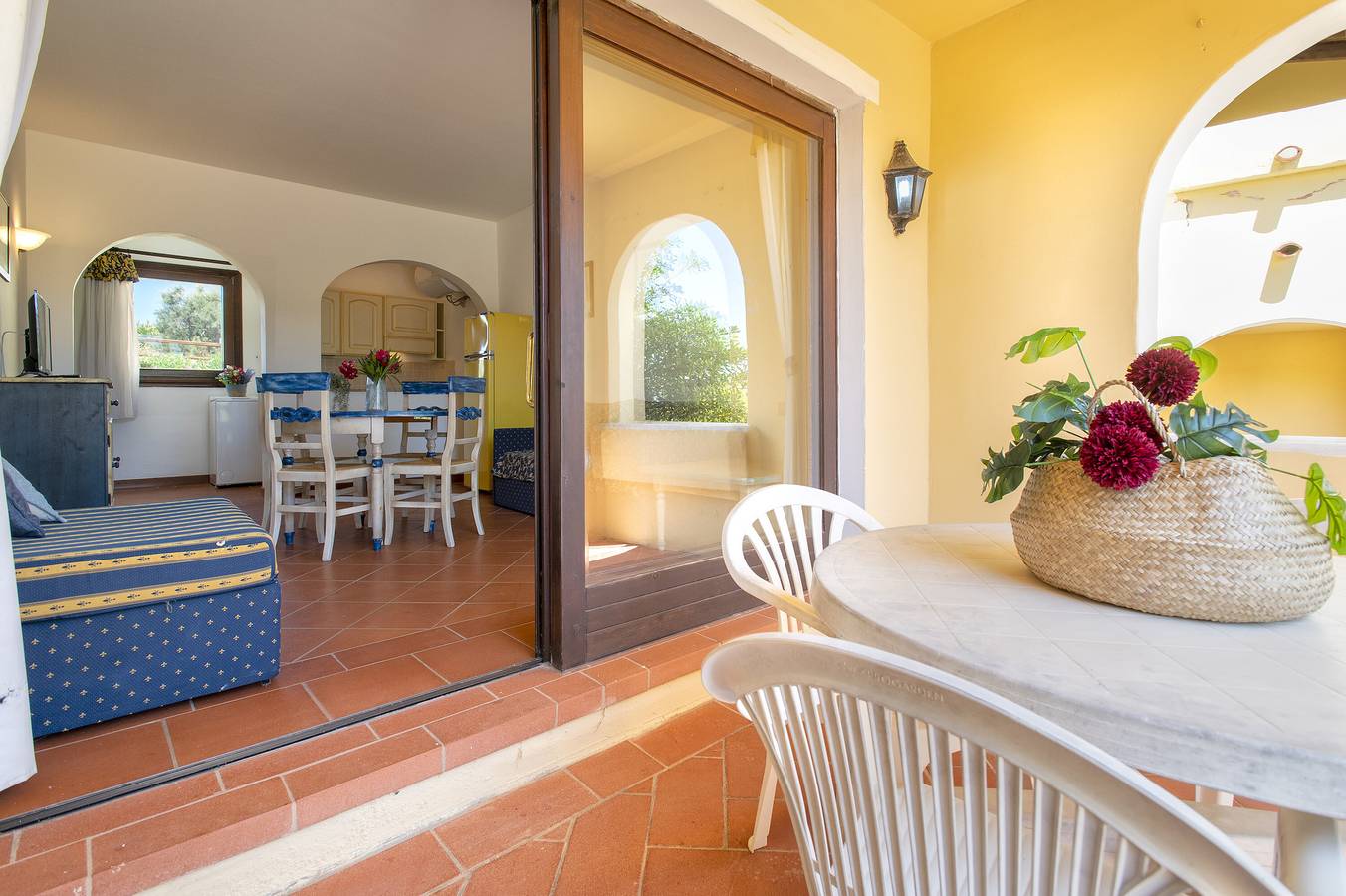 Appartamento intero, Appartamento 'Trilocale Fiordaliso' con vista mare, terrazza e piscina condivisa in Stagno di Casaraccio, Punta De Su Turrione