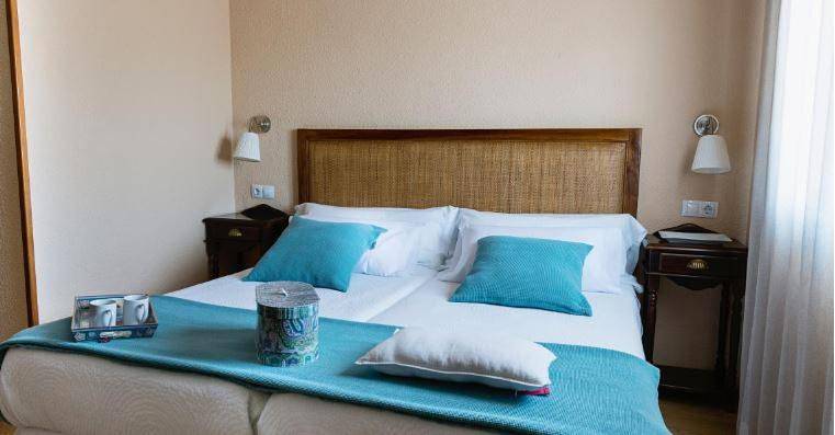 Casa de huéspuedes para 2 personas, con vistas y terraza además de jardín y piscina en La Alcarria - 3