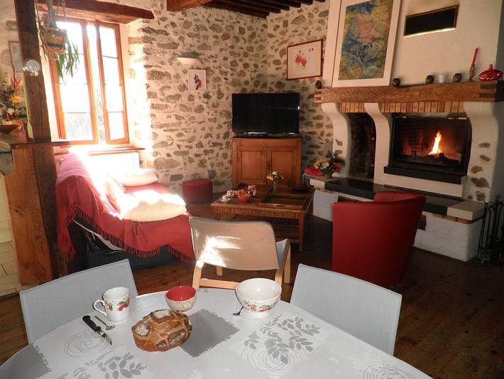 Gîte pour 6 personnes, avec terrasse et jardin, animaux acceptés dans l' Ariège - 3