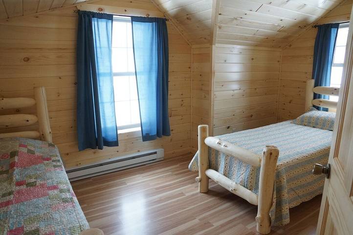 Vacation rental for 8 people in Lake Ontario