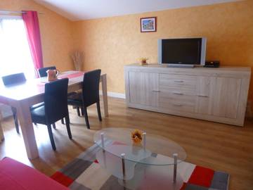 Gîte pour 4 personnes, avec vue et jardin à Saint-Esteben