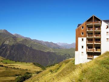 Gîte pour 8 personnes, avec jardin ainsi que sauna et balcon à Germ