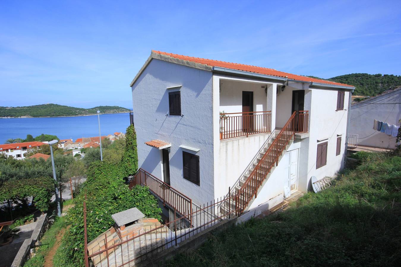 Entire apartment, One bedroom apartment with balcony and sea view Vis -b in Vis Town, Vis (Dalmatia)