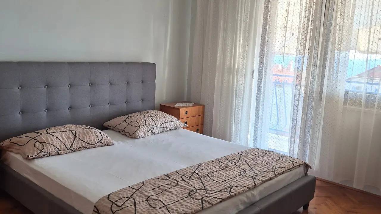 Hel ferieleilighet, Ferienwohnung für 5 Personen (77 m²) in Bilo in Primosten, Šibenik-Knin