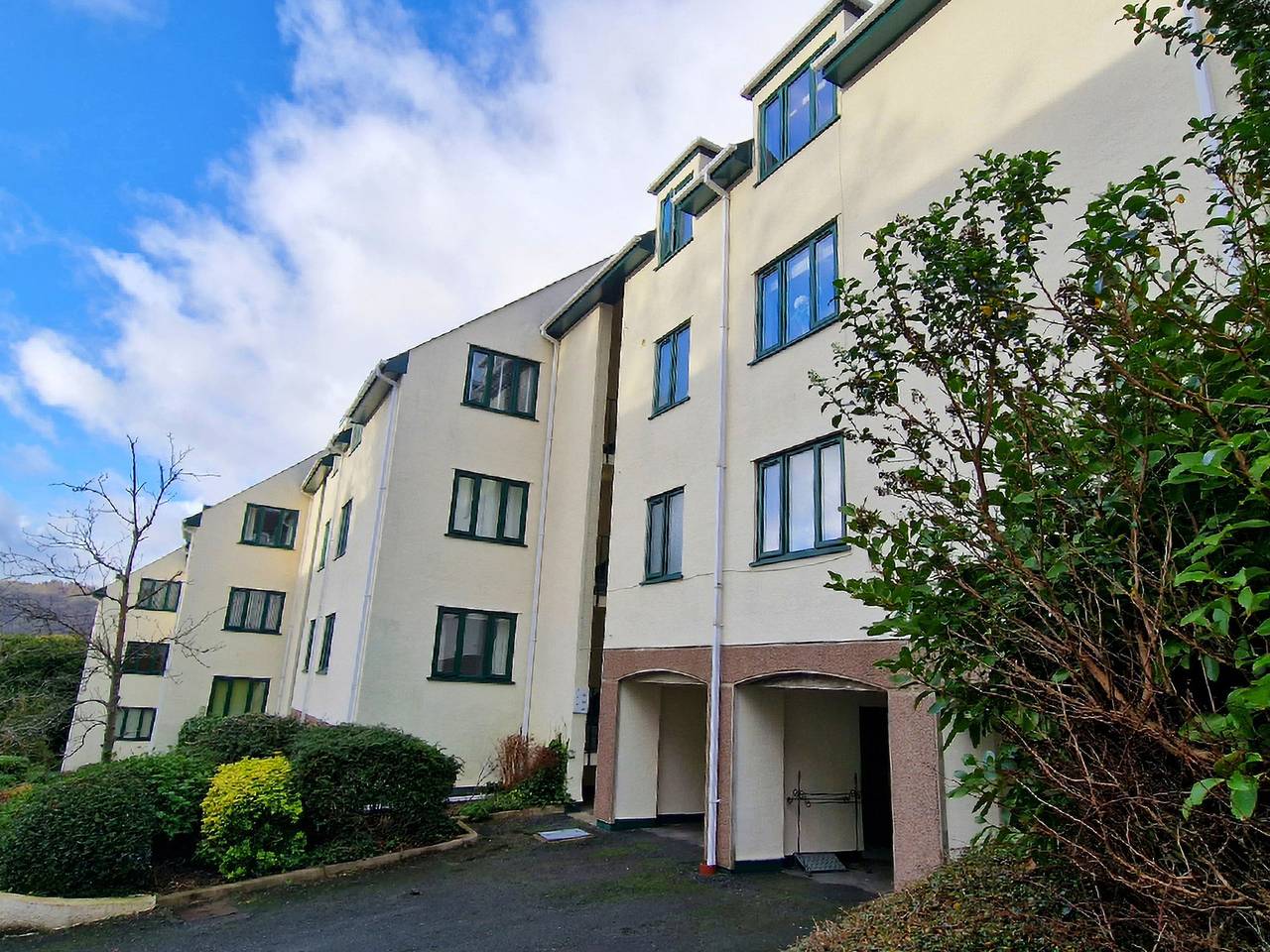 Entire apartment, Bowness Hideaway in Bowness-on-Windermere, Lake District