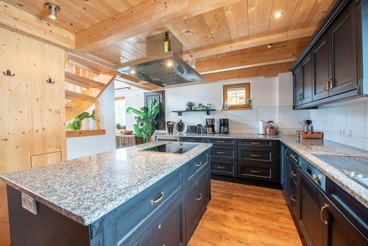 Ferienhaus für 19 Personen, mit Balkon und Terrasse sowie Garten und Sauna in der Zillertal Arena