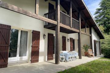 Location de vacances pour 10 personnes, avec balcon et jardin dans Mont-de-Marsan