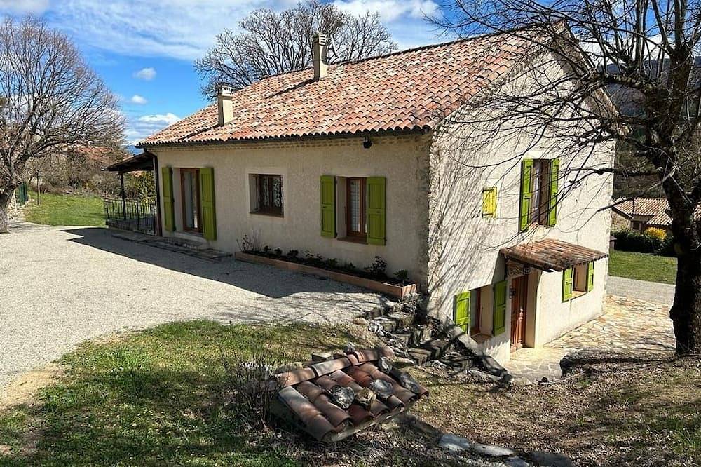 Ganze Wohnung, Gite 600 meters from the medieval village of Orpierre in Orpierre, Gap und Umgebung