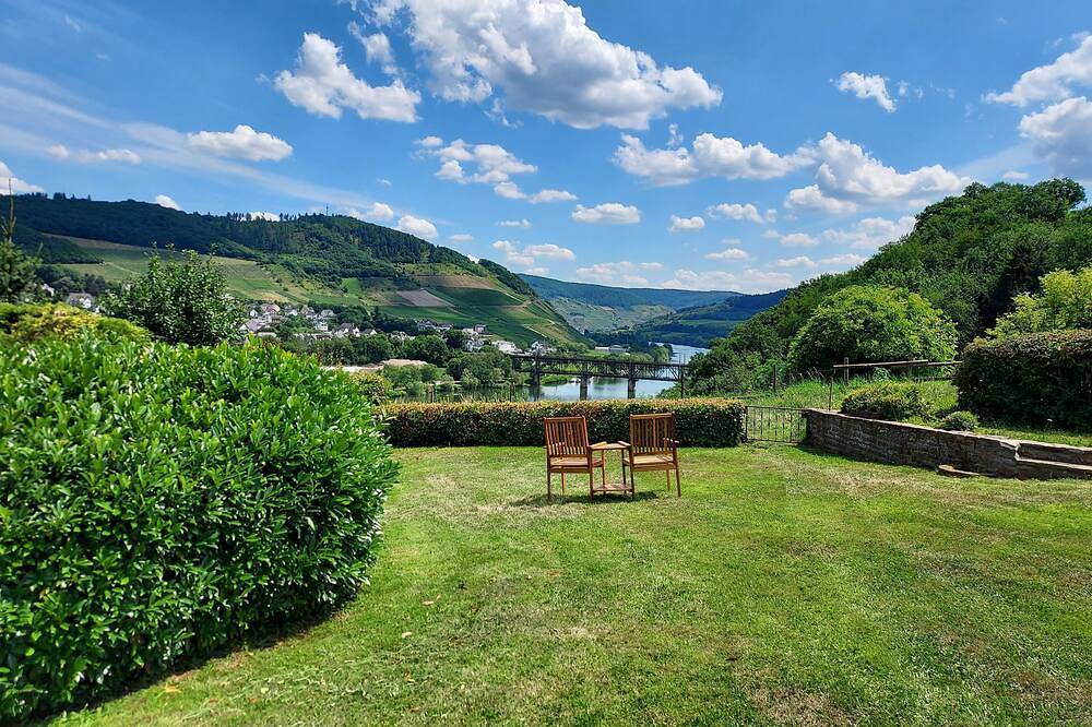 Ganze Wohnung, Ferienhaus Prinzenkopf Apartm. 33 m² mit wunderschönem Ausblick in das Moseltal in Alf, Traben-Trarbach und Umbegung
