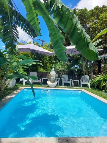 Cottage pour 2 personnes, avec jacuzzi ainsi que jardin et piscine dans Le Quatorzieme