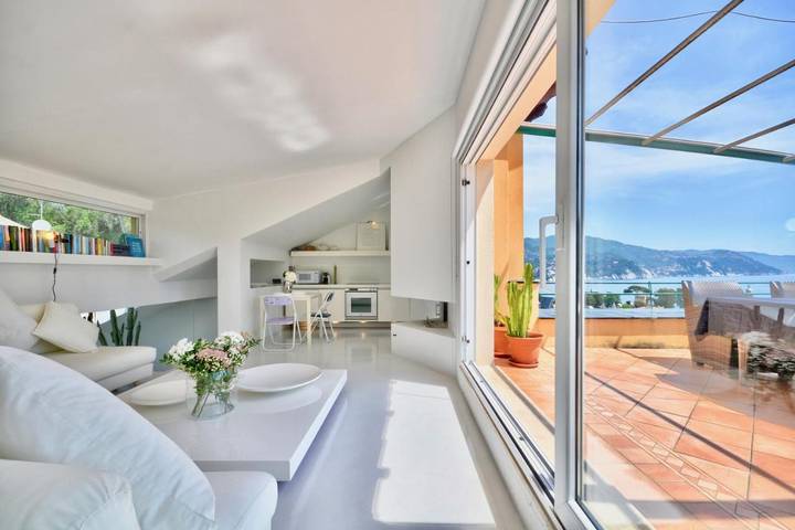 Loft per 2 persone, con Balcone e Idromassaggio nonché Terrazza e Panorama a Rapallo