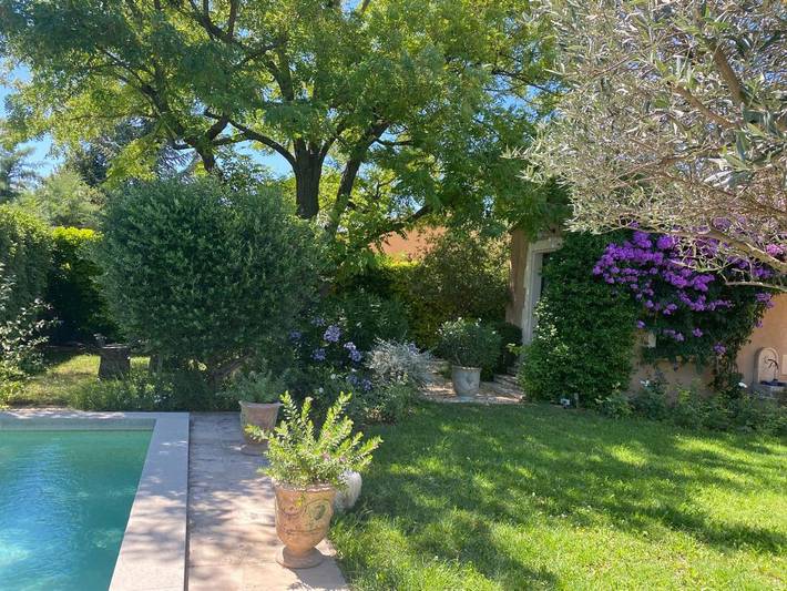 Maison d’hôte pour 2 personnes, avec jardin ainsi que vue et piscine à Paradou - 4