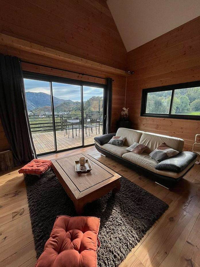 Gorgeous wooden chalet near Lourdes in Ségus, Hautes-Pyrénées
