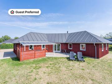 Ferienhaus für 8 Personen, mit Terrasse und Sauna, kinderfreundlich in Skaven Strand