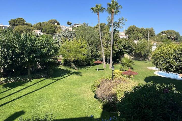 Apartment for 6 people, with garden and pool as well as balcony in Altea Old Town