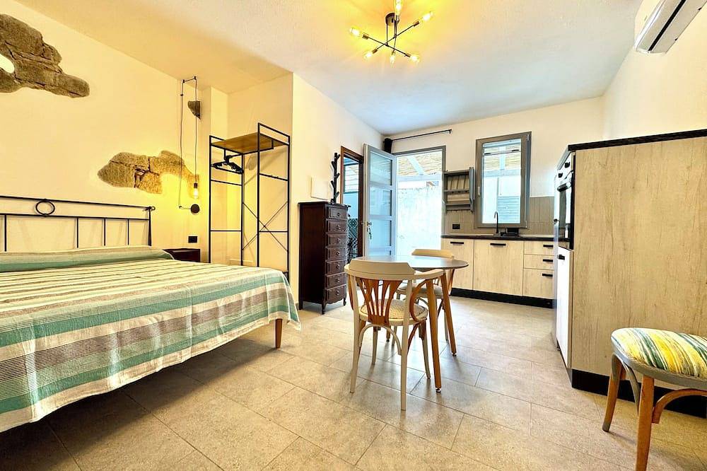 Entire apartment, \"La Corte Segreta Tiny\" in Bari Sardo, Ogliastra Province