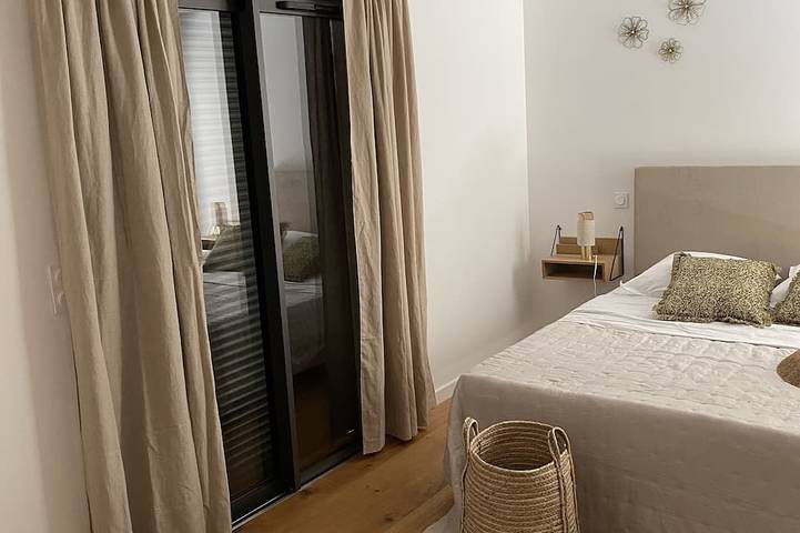 Modern villa with heated swimming pool on the edge of vineyards in Ghisonaccia, Corte und Umgebung