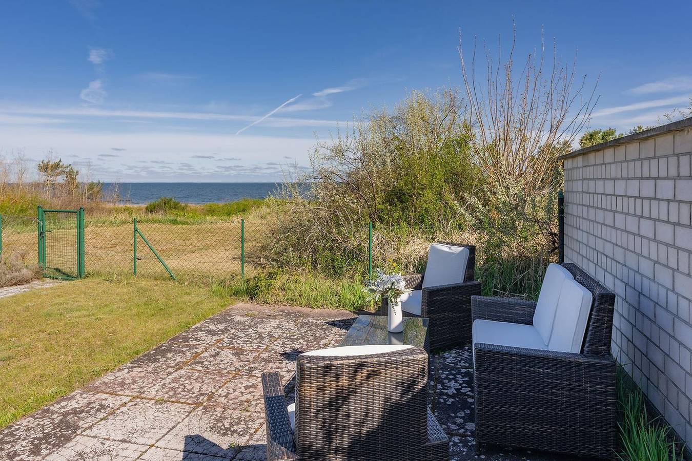 Ganze Wohnung, Strandhaus Möwe - Ferienwohnung auf der Düne mit Meerblick in Seebad Zempin, Zempin