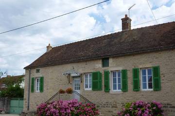 Gîte pour 6 personnes, avec balcon et jardin à Pouillenay