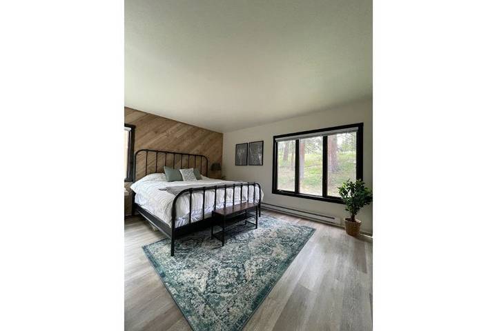 Vacation rental for 4 people, with sauna and hot tub as well as terrace in Mammoth Lakes