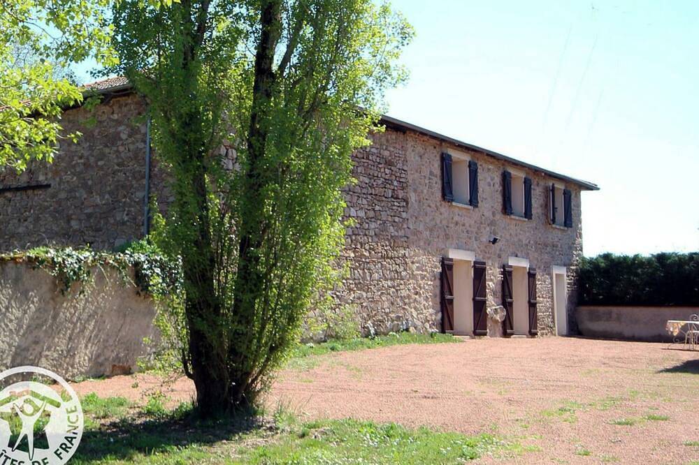 Gîte spacieux de charme à proximité de St Haon le Vieux in Saint-Haon-le-Vieux, Région de Roanne