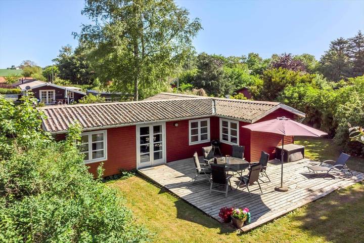 Ferienhaus für 4 Personen, mit Terrasse in Råbylille Strand